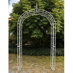 Tukeva ruusukaari puutarhaan - koristeellinen köynnöstuki rautaputkesta