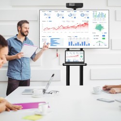 Säädettävä musta TV-teline pyörillä ja säilytyshyllyillä