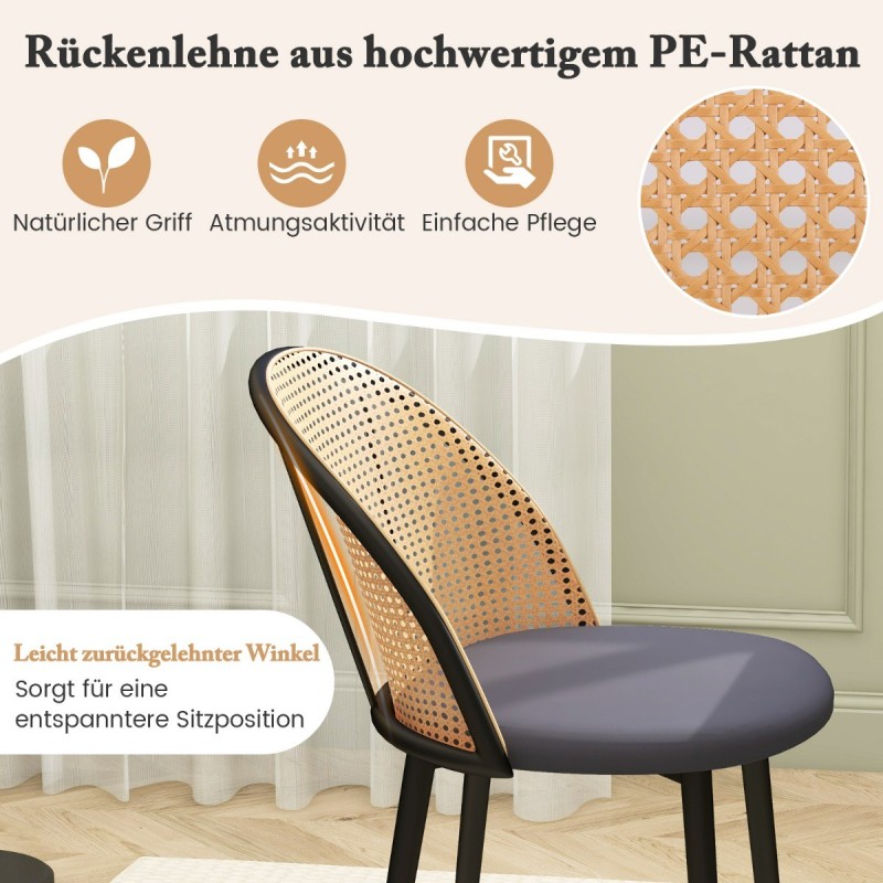 Kaksi harmaata rottinkiselkäistä ruokatuolia ilman käsinojia