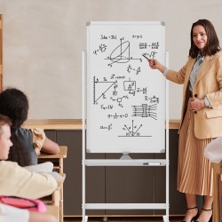 Käännettävä valkotaulu pyörillä ja tarvikkeilla