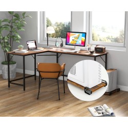 L-muotoinen ruskea tietokonepöytä pistorasialla ja PC-telineellä