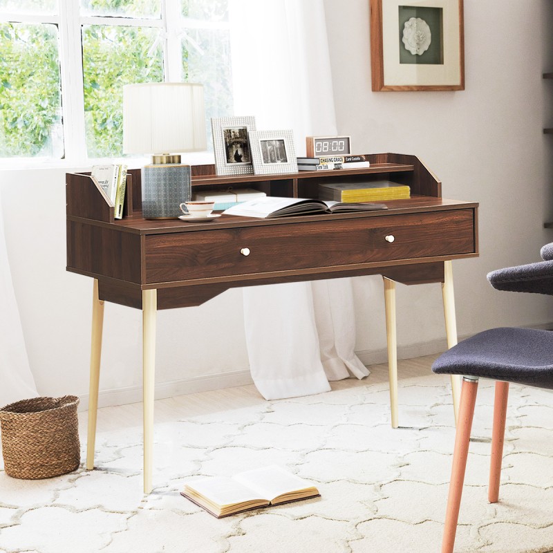 Monikäyttöinen ruskea tietokonepöytä laatikolla ja hyllyillä