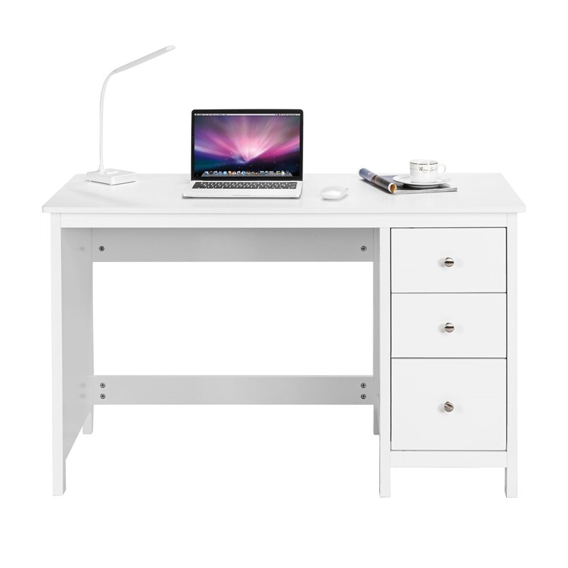 Valkoinen työpöytä kolmella laatikolla ja kaatumisenesto