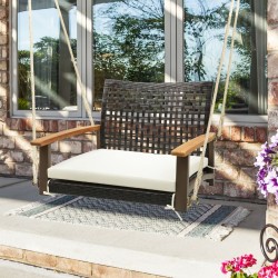 Valkoinen rottinki riippukeinutuoli pehmusteilla ulkokäyttöön Valkoinen rottinki riippukeinutuoli pehmusteilla ulkokäyttöön