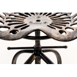 Rustiikkinen teollinen baarijakkara säädettävällä korkeudella ja jalkatuella