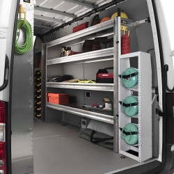 Nestekaasusäiliöteline hiiliteräs kolmipaikkainen jauhemaalattu pinta kolmelle säiliölle