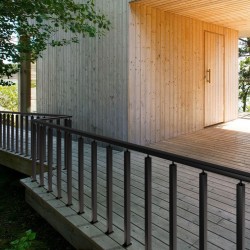 Reiätön kaidepylväs esiporattu jalusta SUS304 ruostumaton teräs 106,7 cm musta