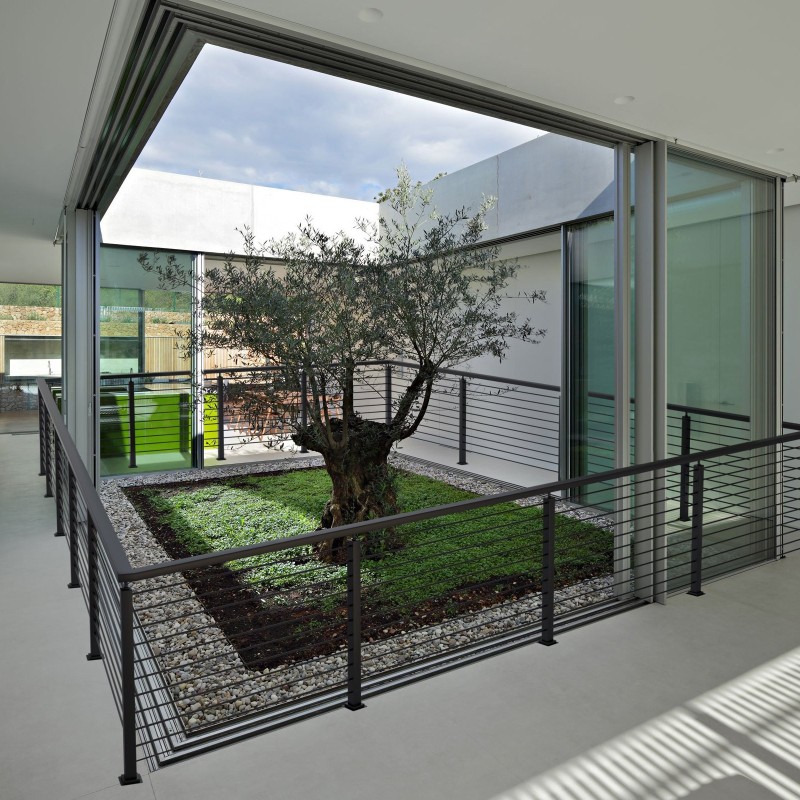 Vaijerikaidetolppa 42 tuumaa ruostumaton teräs 1x2 12 reikää musta