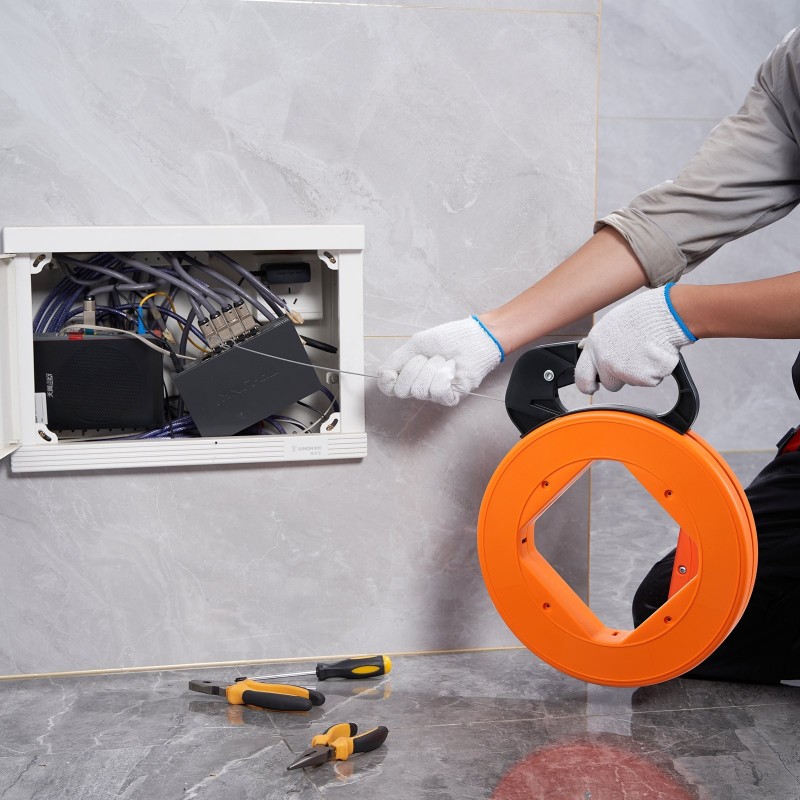 Kalastusnauha korkeamangaaniterästä 36 m 3,1 mm muovikotelo ja puuvillahanskat