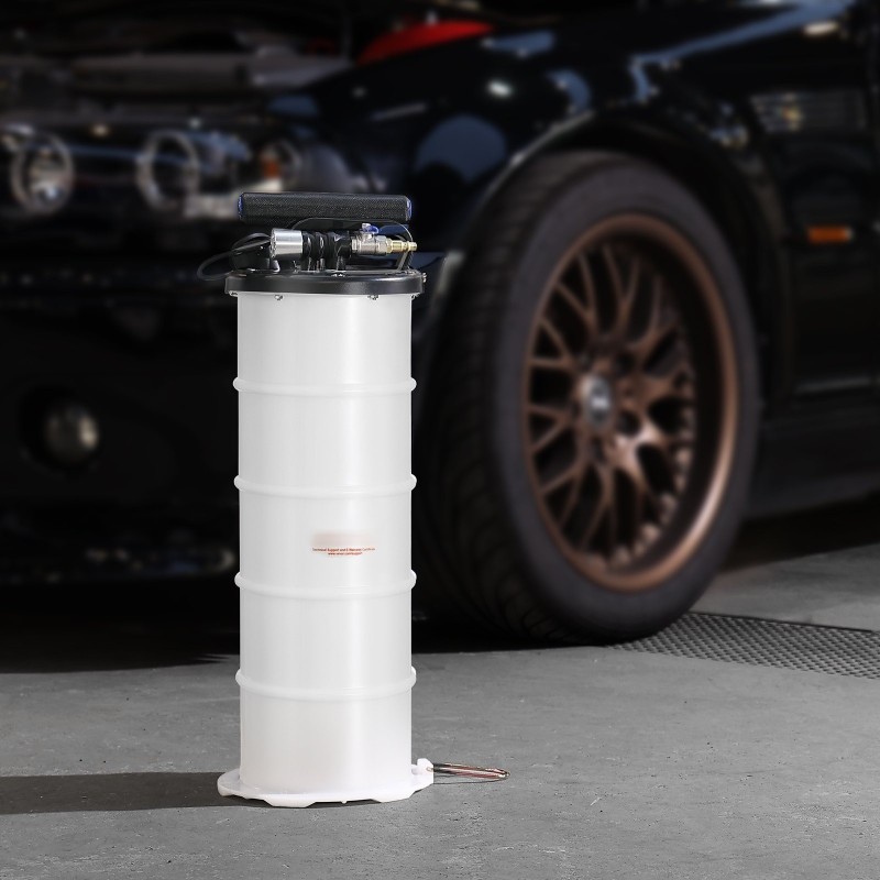 Nesteenpoistaja 6,5 l manuaalinen ja pneumaattinen imupumppu letkulla ja öljytikulla