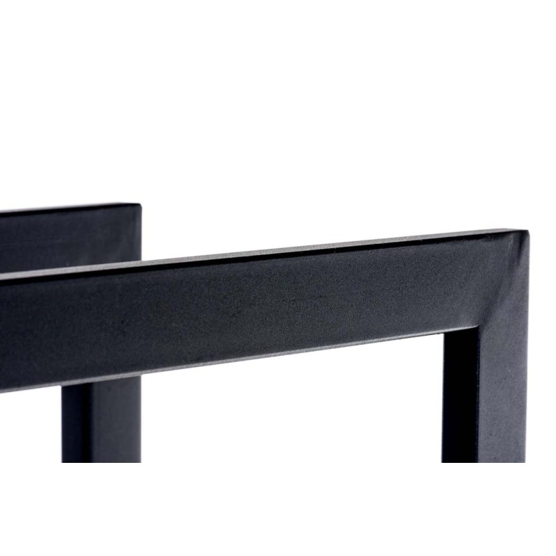 Tyylikäs ja kestävä takkapuuteline sisäkäyttöön eri kokoisena