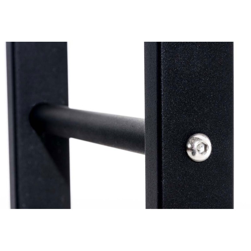 Tyylikäs ja kestävä takkapuuteline sisäkäyttöön eri kokoisena