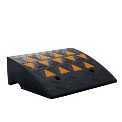 Kumiramppi luonnonkumista nousukorkeus 15,2 cm 49,1 x 37 cm reunakiville yhden kappaleen