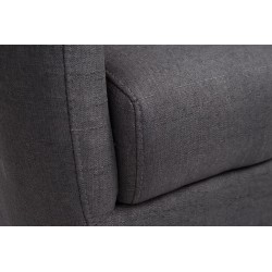 Tilgard mukava nojatuoli pehmustetuilla käsinojilla ja puujaloilla