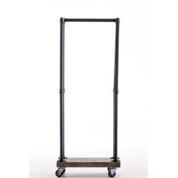 Tyylikäs ja käytännöllinen takkapuuteline pyörillä teolliseen tyyliin