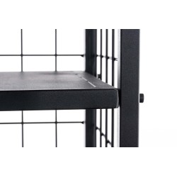 Musta metallinen polttopuuteline ristikkomuotoilulla ja lisähyllyllä