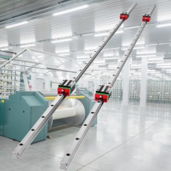 Lineaarikiskosarja teräs 1500 mm 2 kiskoa 4 vaunublokkia jyrsimiin