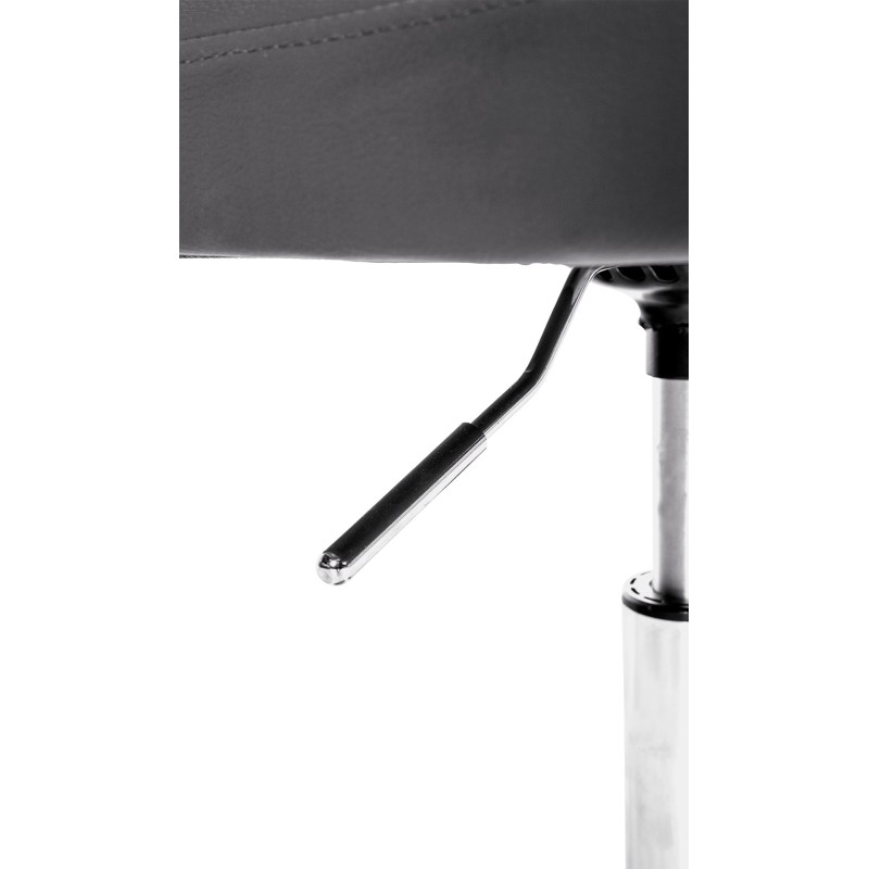 Tyylikäs nojatuoli keinonahkaverhoilulla ja korkeussäädöllä