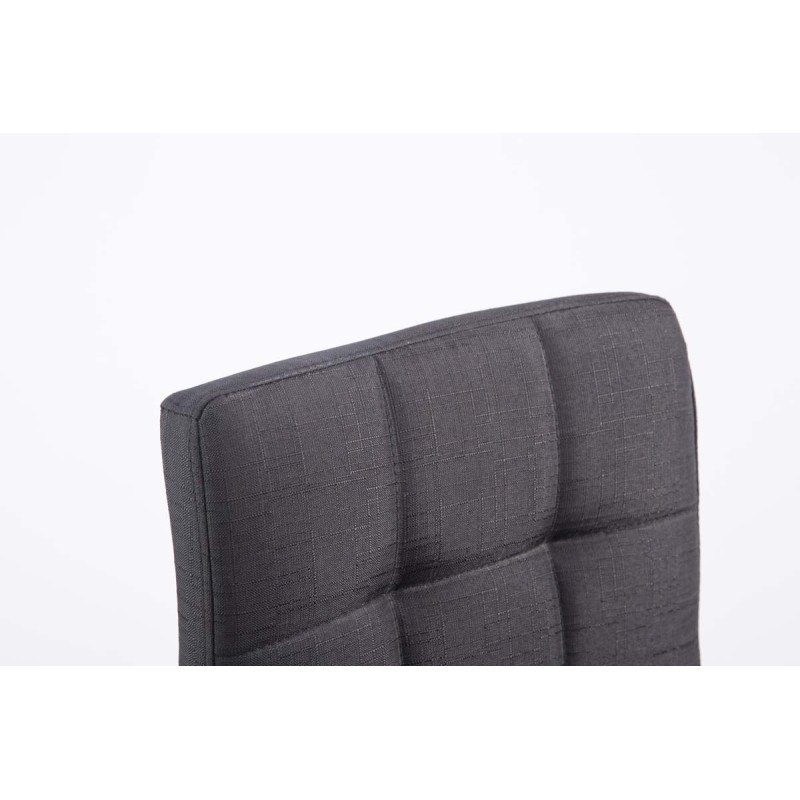 Tyylikäs ja mukava design-nojatuoli korkealla selkänojalla