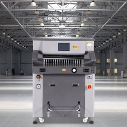Sähkökäyttöinen hydraulinen paperileikkuri 660,4 mm leikkuuleveys 80 mm leikkuupaksuus 7 tuuman näyttö