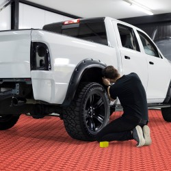 Lattialaatat polypropeeni 305x305 mm 50 kpl lukittuvat punainen autotalli