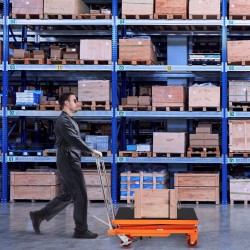 Hydraulinen saksinostovaunu pulverimaalattu teräs 150 kg nostokorkeus 275–1270 mm liukumaton alusta