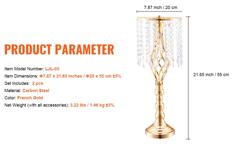Useita kukkatelineitä juhlapöydässä